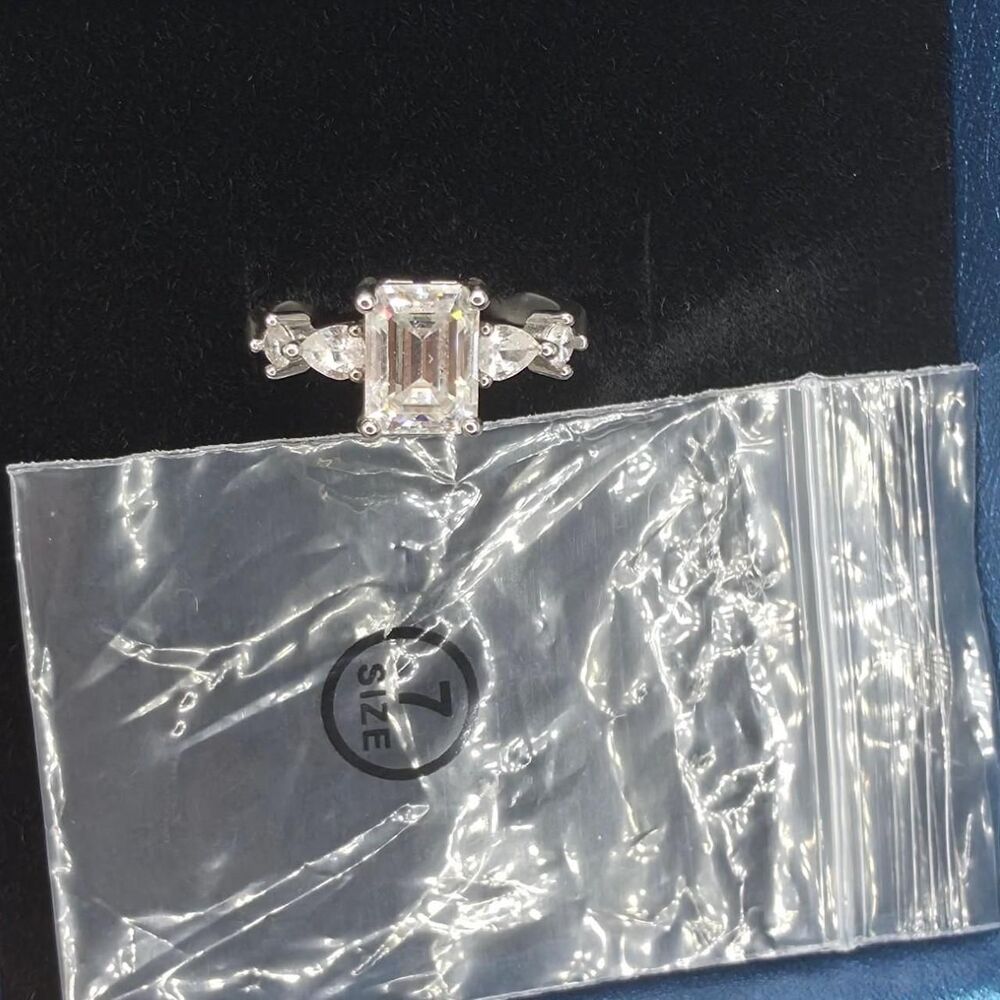 Unbranded Women's Silver and White Jewellery